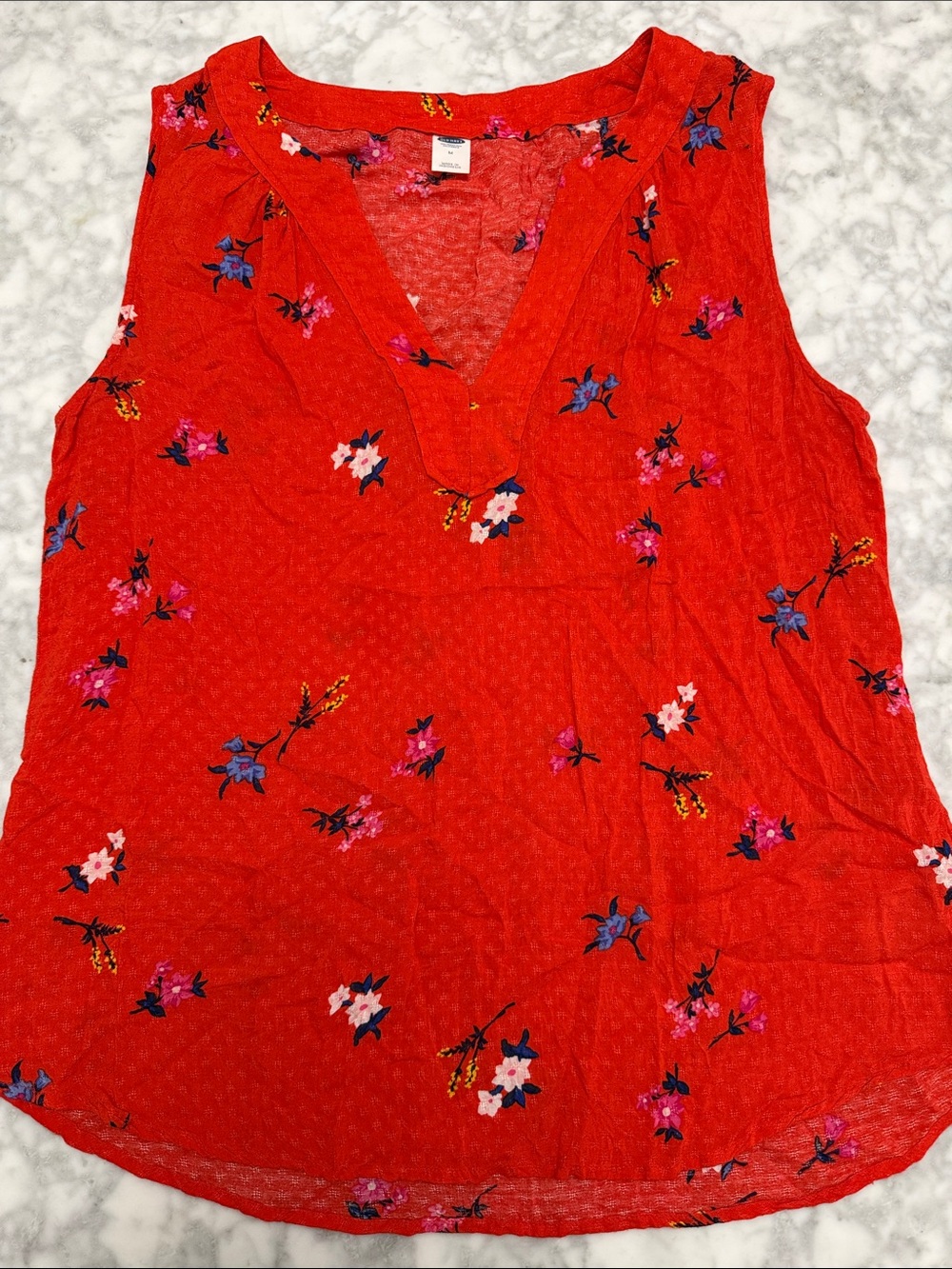 Old Navy Red Floral V-Neck Sleeveless Camisole